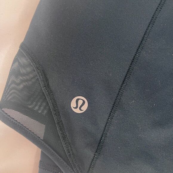 LuluLemon Hottie Hot Shorts Submarine Black Size 4 Workout Gym Sporty Exercise - Picture 7 of 8
